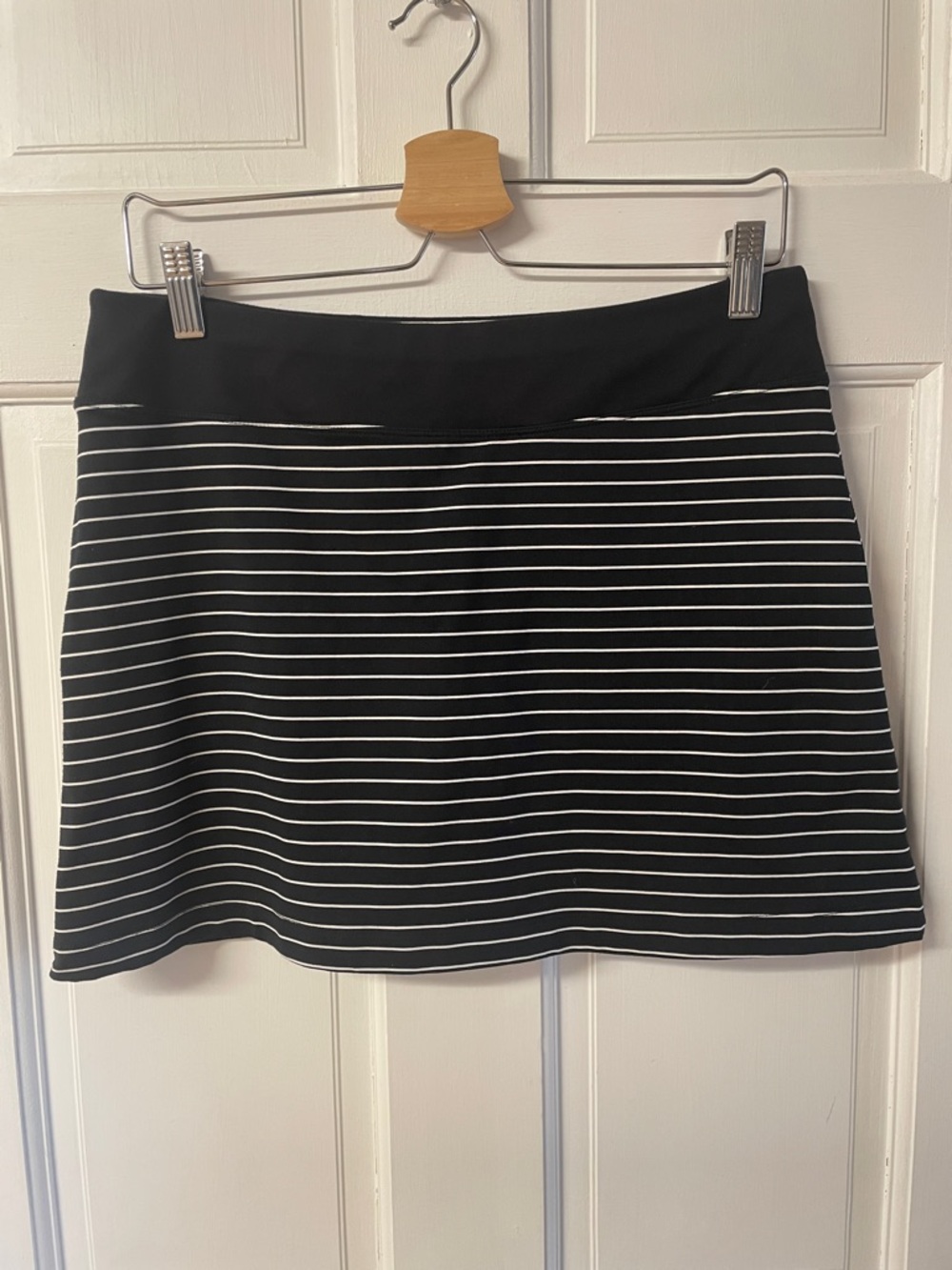 Athleta srtiped golf athletic summer skort women’s size medium **sale**